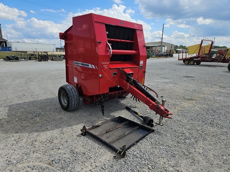 2006-massey-ferguson-1745-image-13