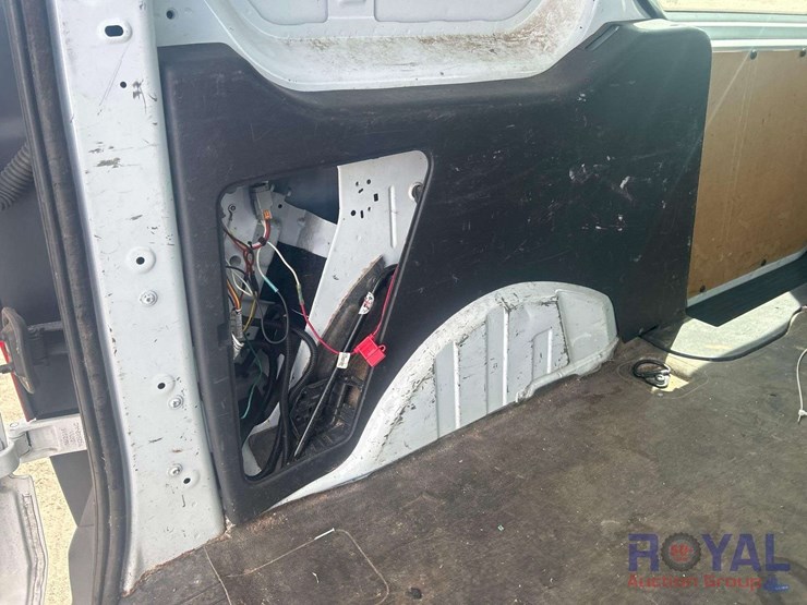 2017-ford-transit-connect-image-23