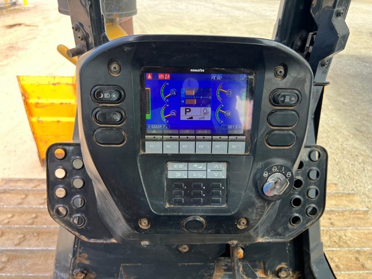2017-komatsu-d51px-24-image-31