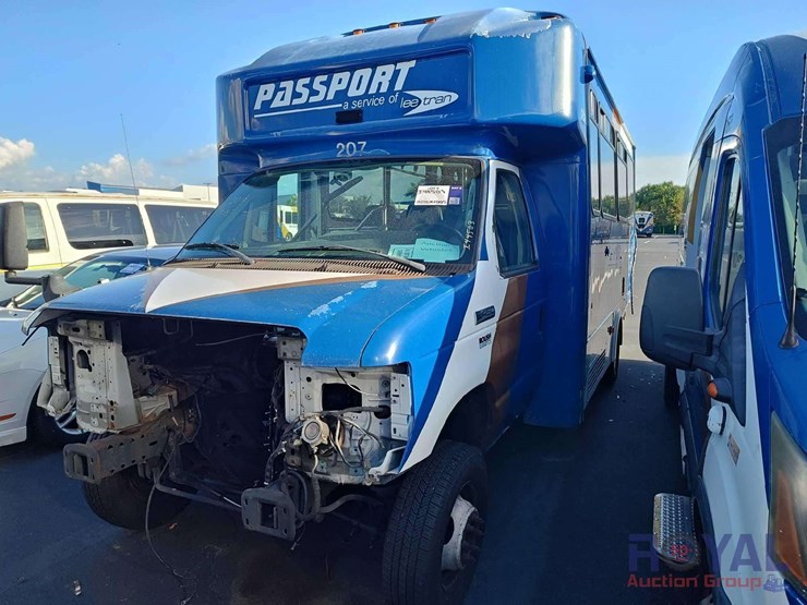 2016-ford-e450-image-1