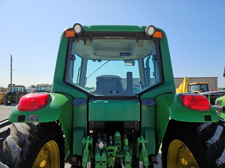 2004-john-deere-7220-image-16