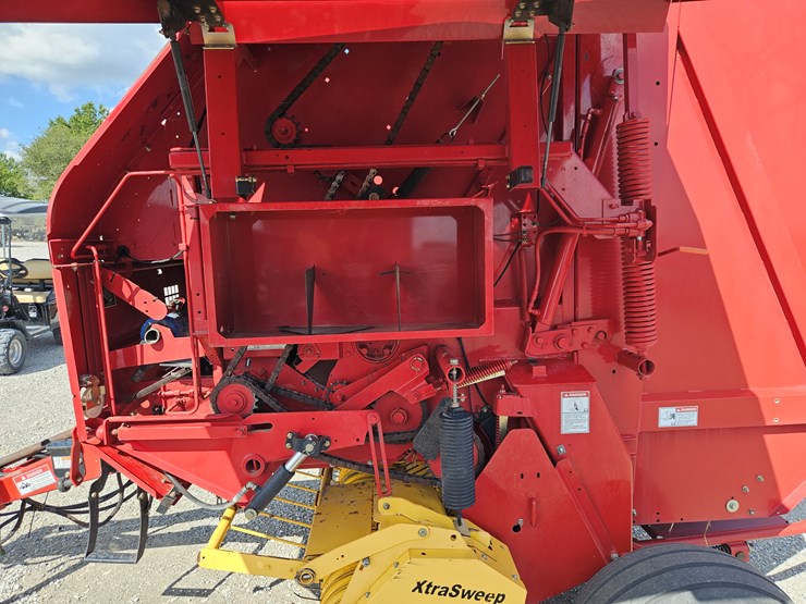 2008-new-holland-br7070-image-6