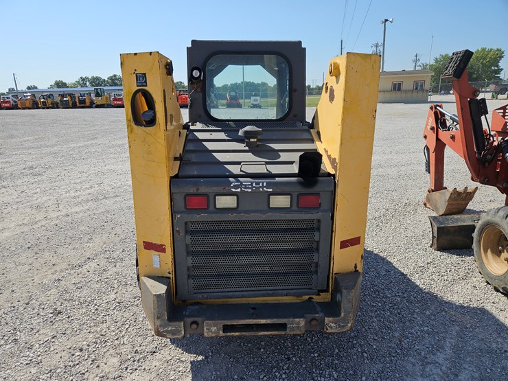 #203389-•-2000-gehl-sl5635-ii-skid-steer-image-14