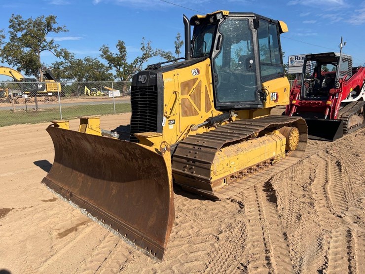 2021-caterpillar-d3-lgp-image-8