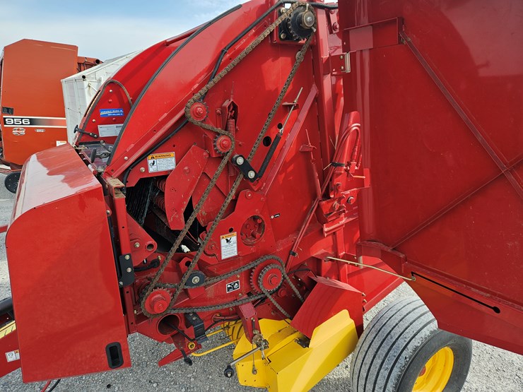 2019-new-holland-450-image-8