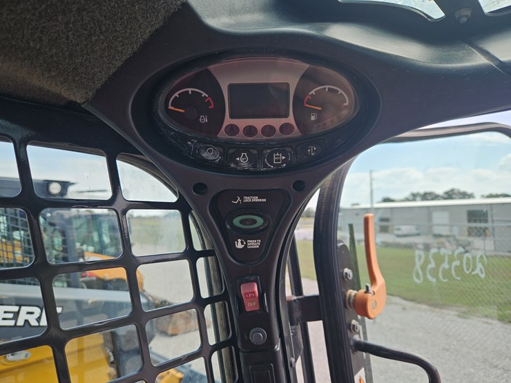 2020-bobcat-t870-image-11