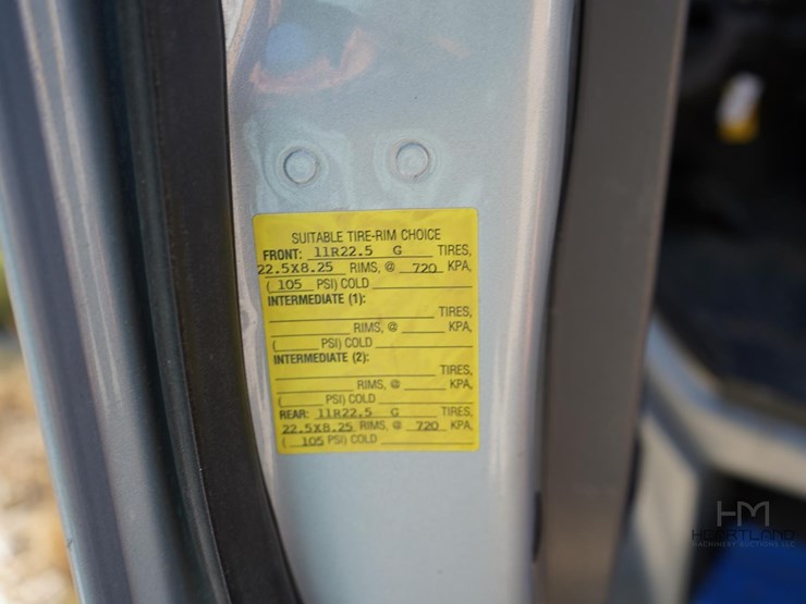 2007-freightliner-business-class-m2-106-image-8