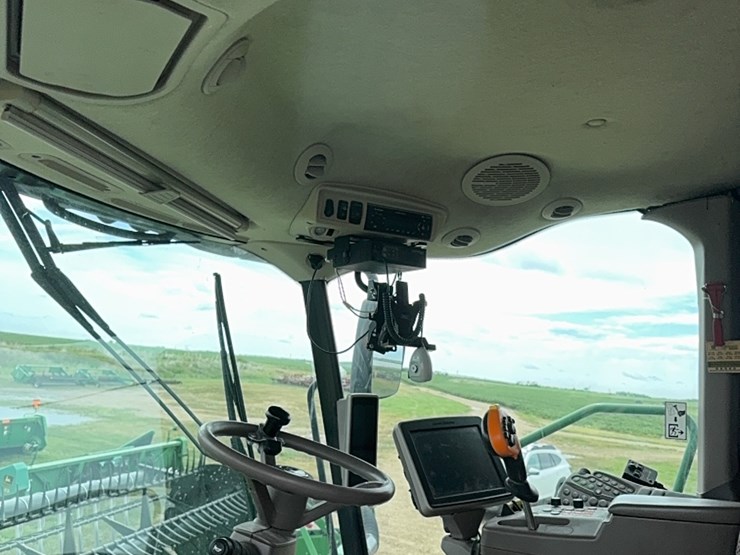 2013-john-deere-s690-image-59
