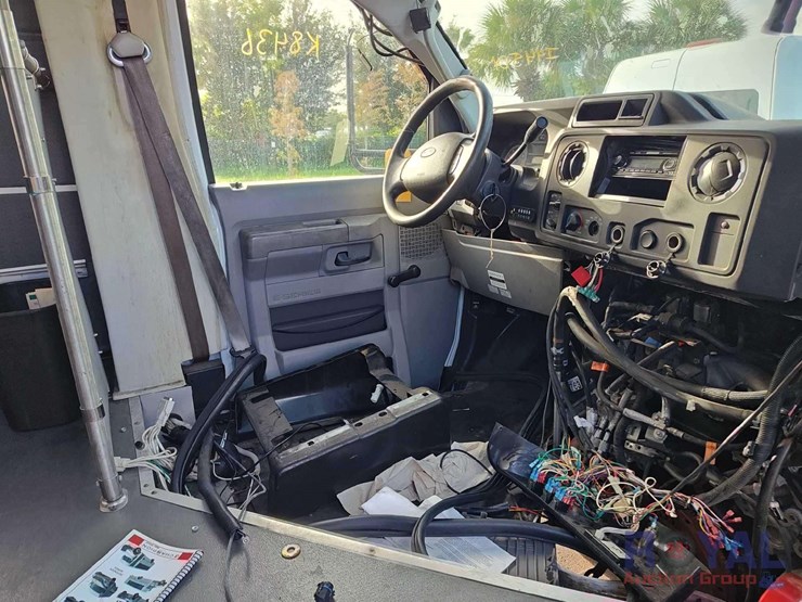 2017-ford-e450-image-22