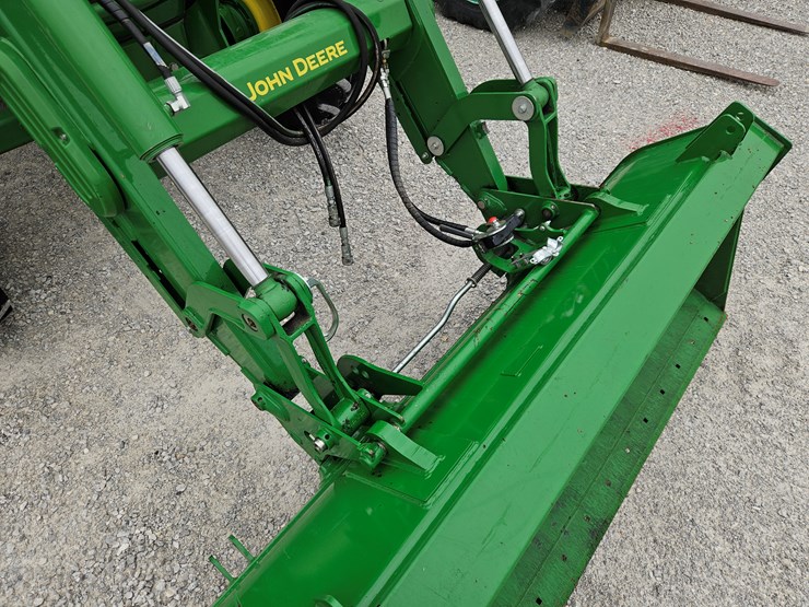 2017-john-deere-6130m-image-5
