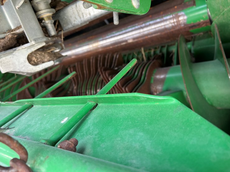 2018-john-deere-v461r-image-4