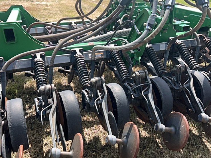 john-deere-1890-image-210