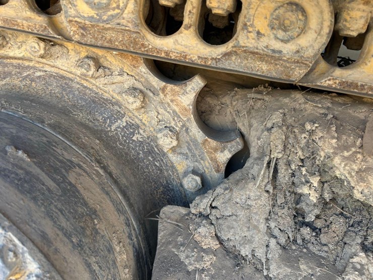 2015-caterpillar-d5k2-lgp-image-15