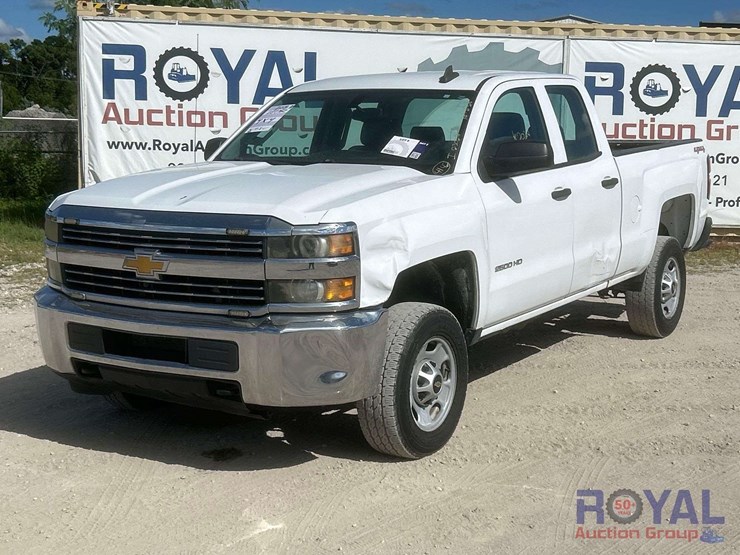 2015-chevrolet-silverado-image-1