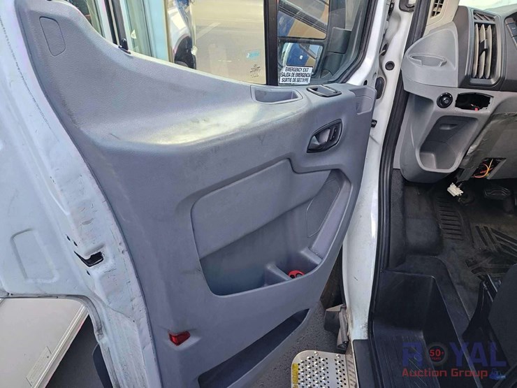 2017-ford-transit-image-8