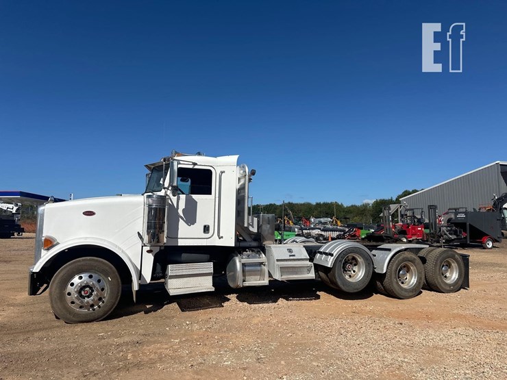 2012-peterbilt-367-image-2