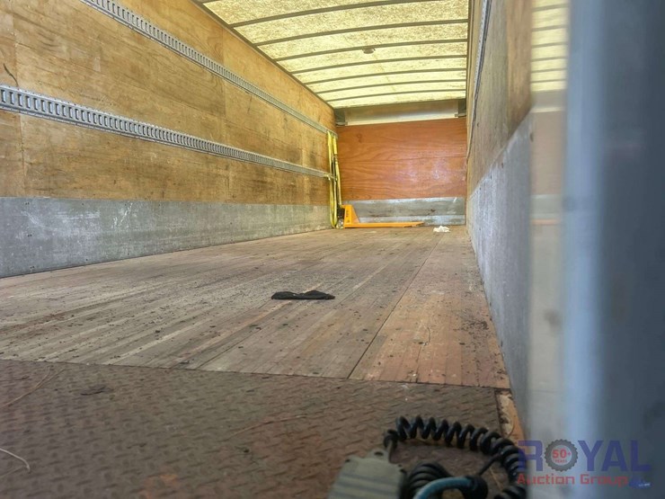 2016-kenworth-k270-image-5