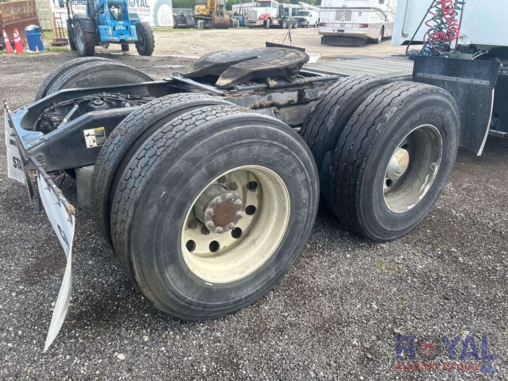 2012-peterbilt-382-image-23