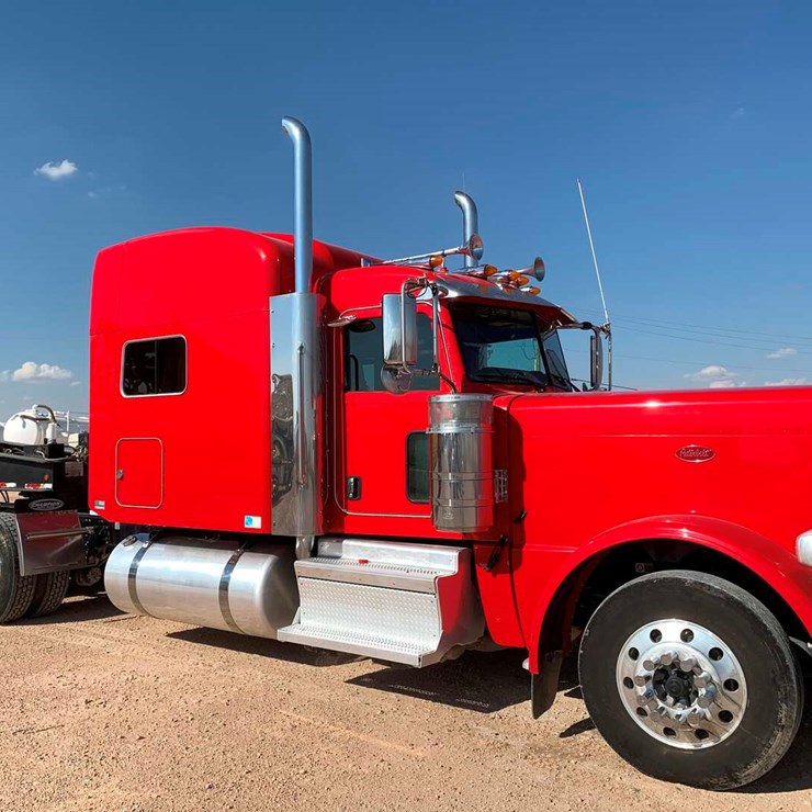 2019 PETERBILT 389