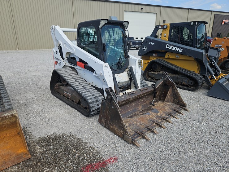 2020-bobcat-t870-image-23