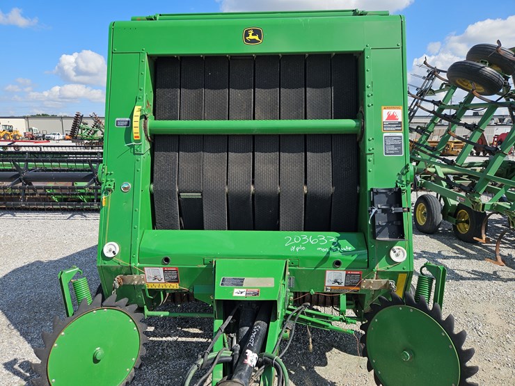 2005-john-deere-567-image-3