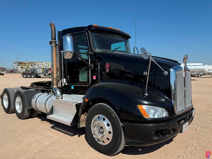 2013-kenworth-t660-image-1