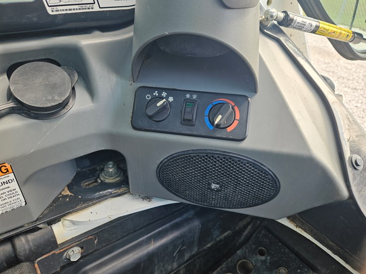 2020-bobcat-t870-image-10