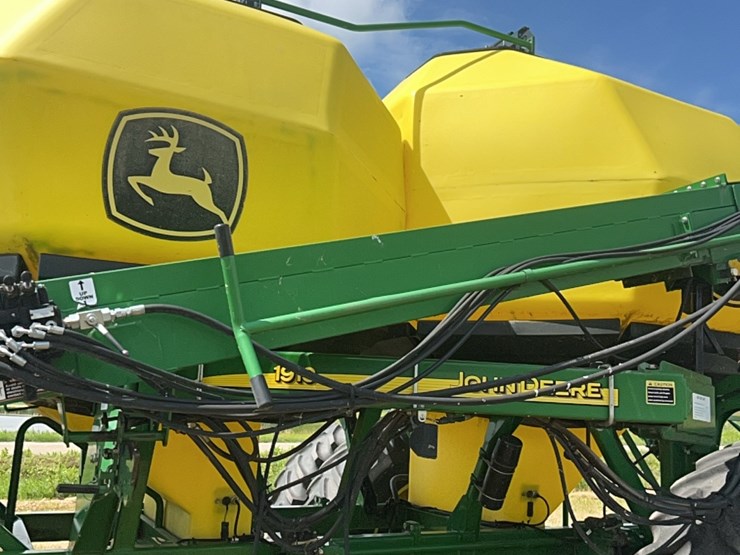 john-deere-1890-image-113