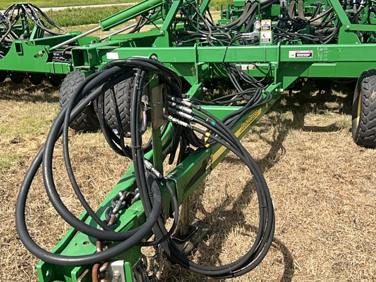john-deere-1890-image-27