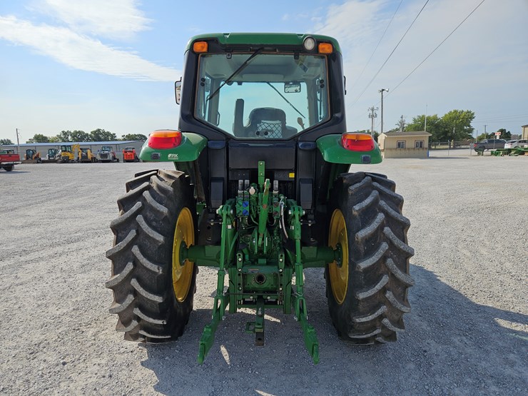 2018-john-deere-6120m-image-12