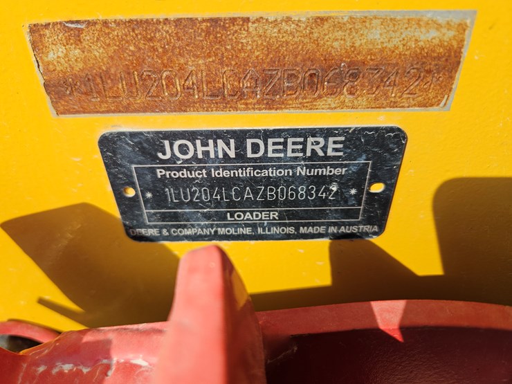 deere-204l-image-8