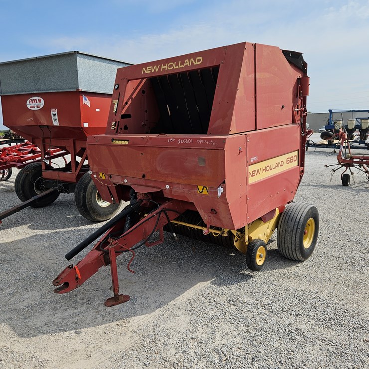NEW HOLLAND 660
