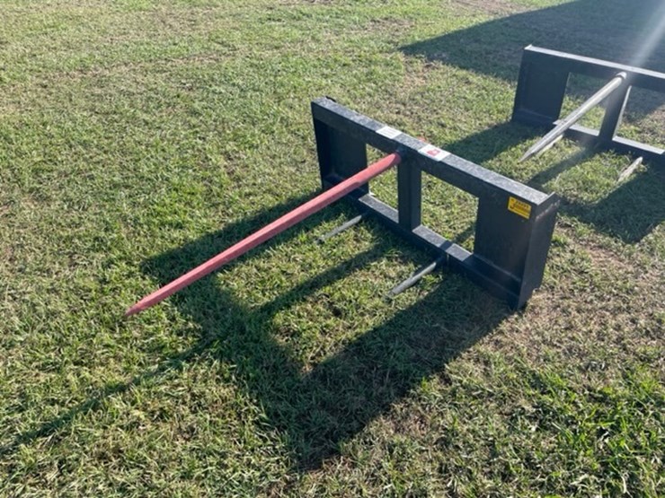 #29291-•-bad-boy-skid-steer-hay-fork-bbfh804220028-image-1