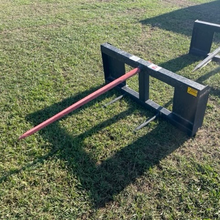 #29291 • Bad Boy Skid Steer Hay Fork BBFH804220028