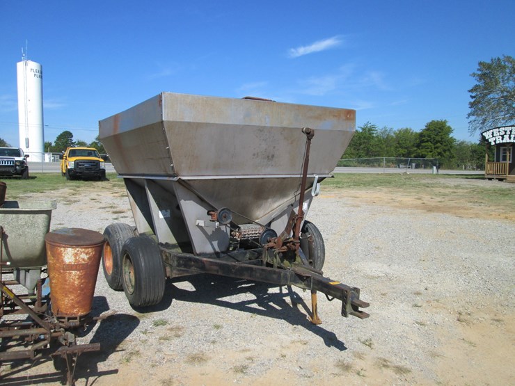 #29516-•-pull-type-fertilizer-buggy-image-2