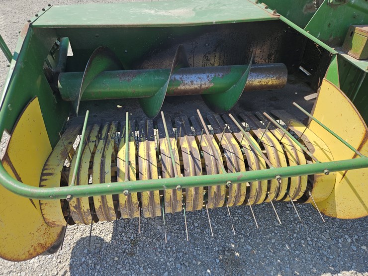 john-deere-24t-image-3
