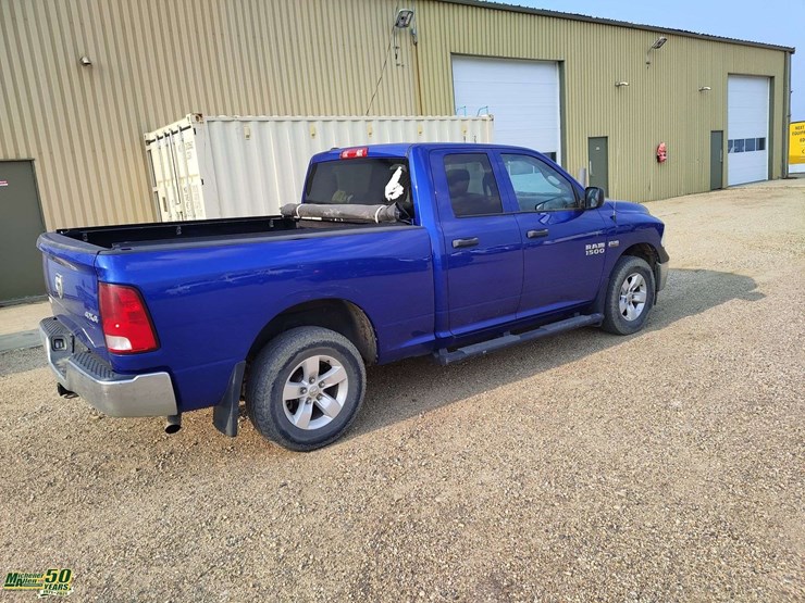 2014-ram-1500-4x4-quad-cab-sb-image-3