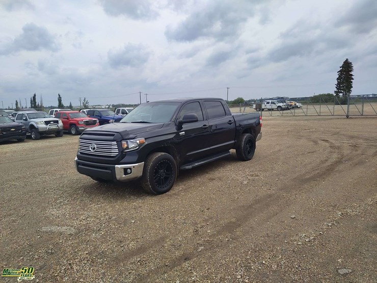 2014-toyota-tundra-image-1