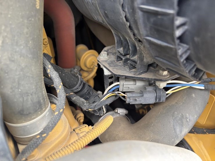 caterpillar-226d-image-37