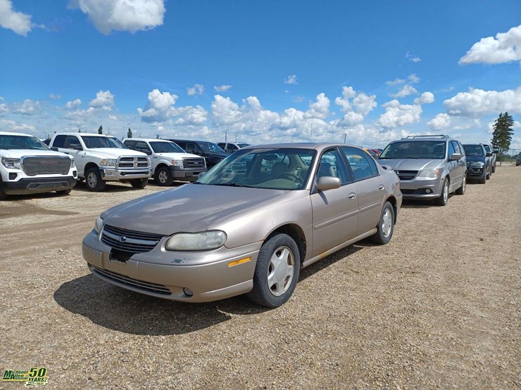 2000-chevrolet-malibu-ls-image-1