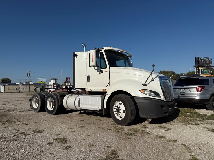 2015-international-prostar-image-35