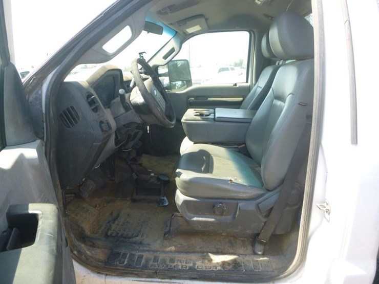 2012-ford-f550-image-12