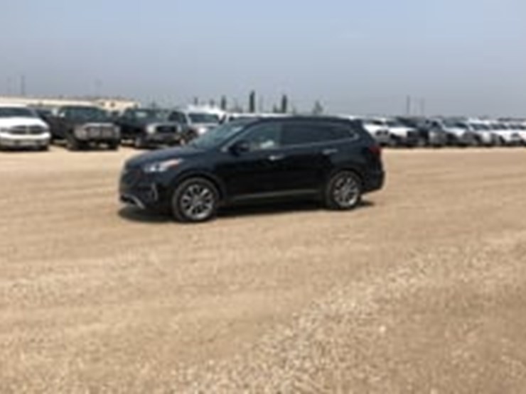 2017-hyundai-santa-fe-image-2