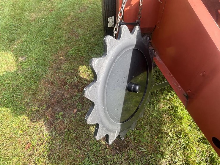hesston-730-image-15