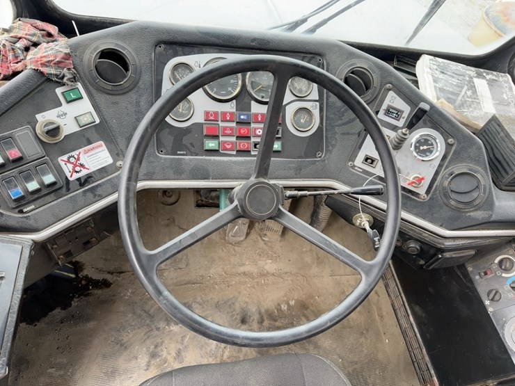 2001-deere-400c-image-27