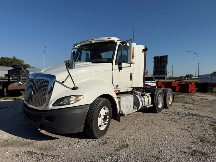 2015-international-prostar-image-58