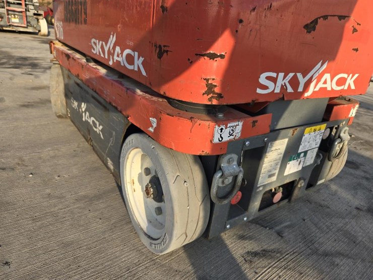 2017-skyjack-sj16-image-12