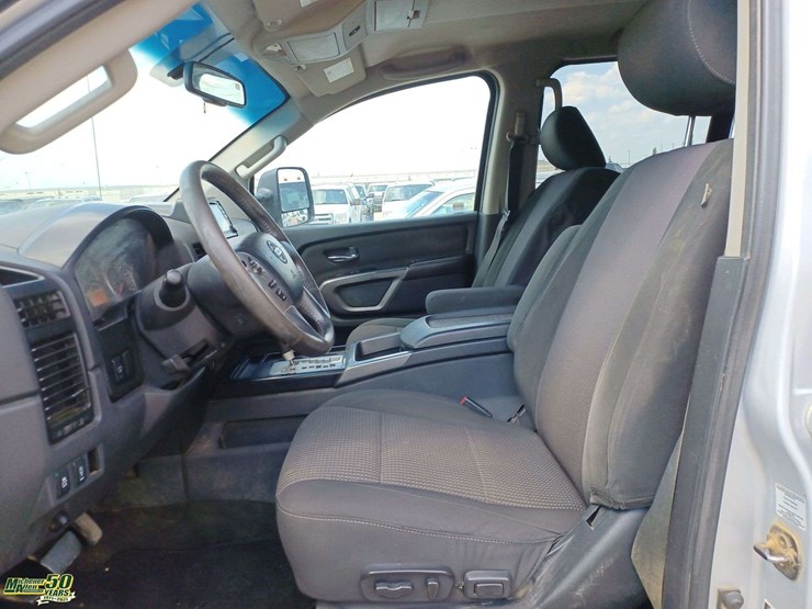 2015-nissan-titan-image-3