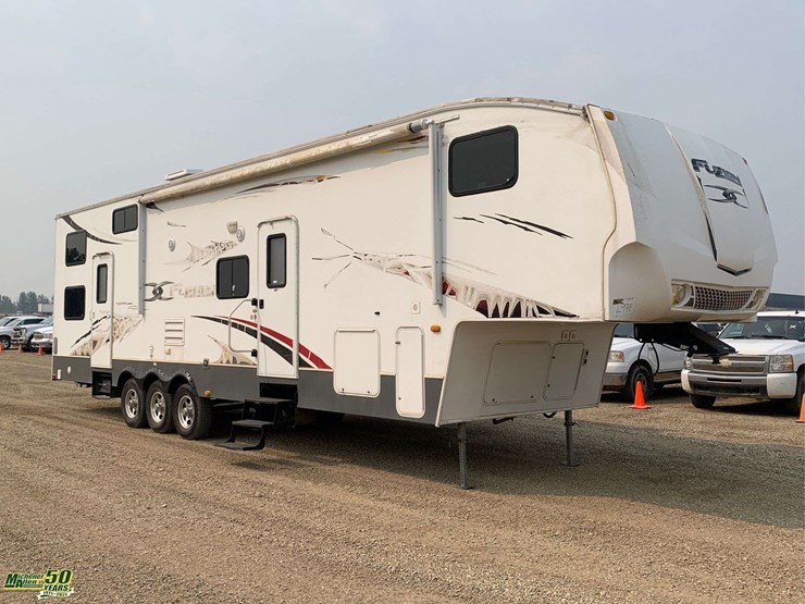 2008-keystone-fusion-fz362-triaxle-5w-toyhauler-image-1