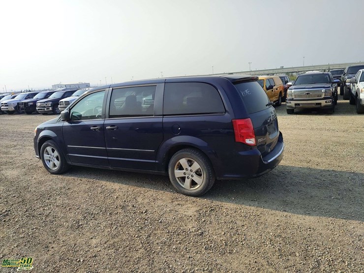 2015-dodge-grand-caravan-se-image-2